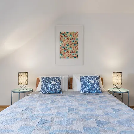 Waterview Apartment