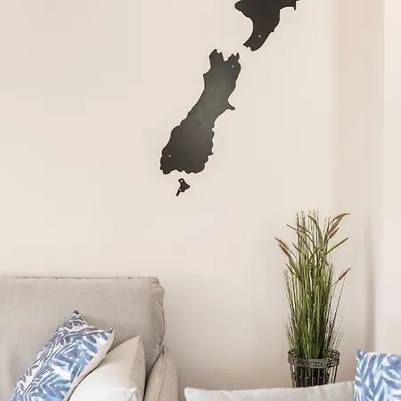 Waterview Apartment *
