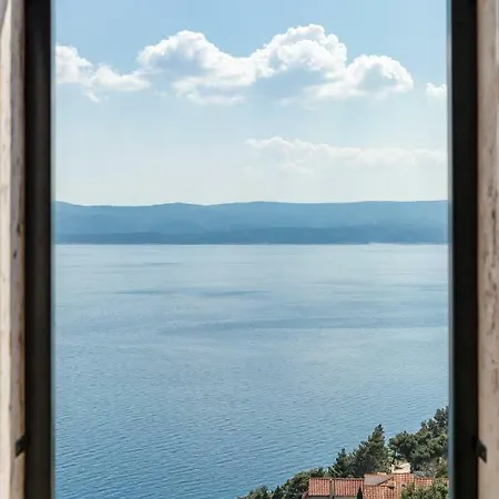 Waterview Apartment