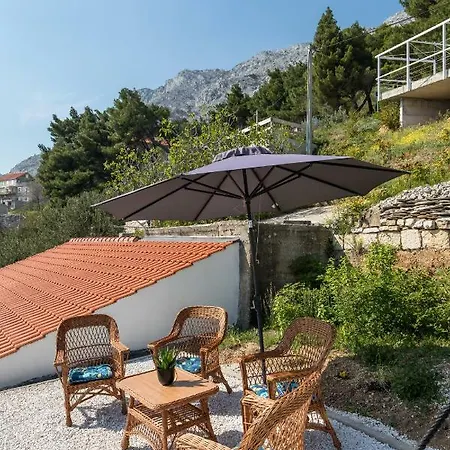 Waterview Apartment