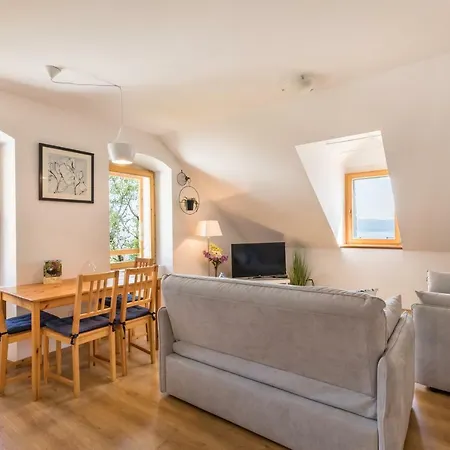 Waterview Apartment Mimice